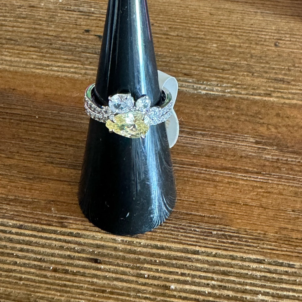 Bonb party ring